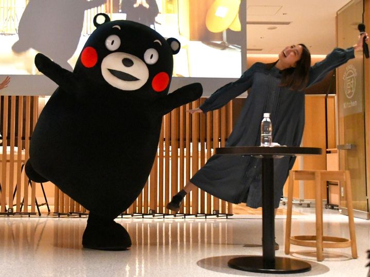 坂ノ上茜さんと一緒にダンス！＝12月10日、東京都千代田区