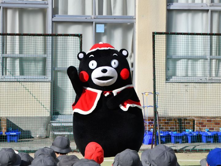 モンタクロース登場！＝12月16日、東京都文京区