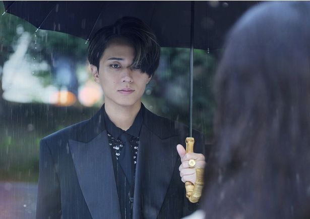 鬼の一族の次期当主・鬼龍院玲夜を演じる永瀬廉さん