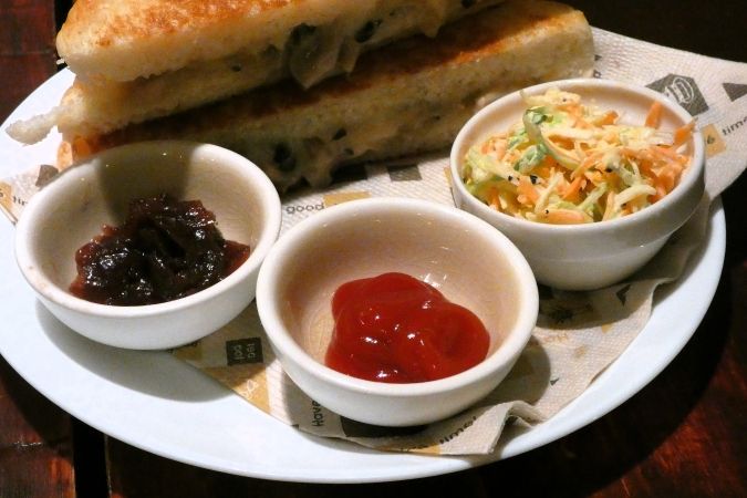 TOASTY and SWEET（トースティーアンドスイート） メルトサンドイッチの付け合わせ