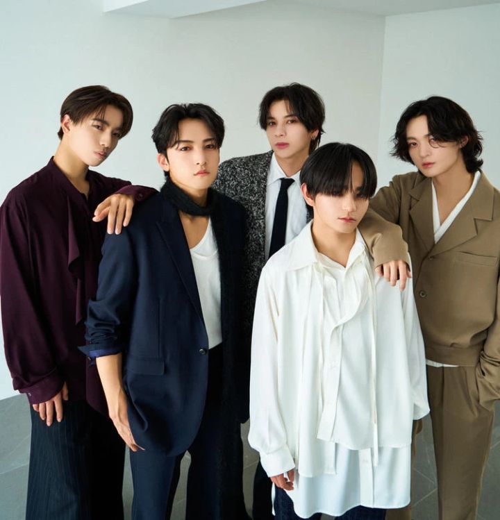 STARGLOW 集合写真 スターグロウ インタビュー デビュー