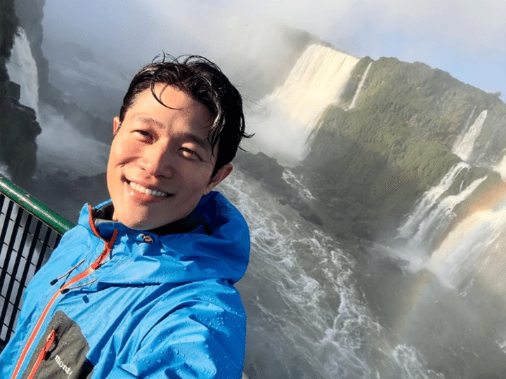 All About ニュース編集部は「パーツ別×40代俳優」に関するアンケート調査を実施。「唇が魅力的だと思う40代男性俳優」ランキングで1位に選ばれたのは？（サムネイル画像出典：鈴木亮平さん公式Instagramより）