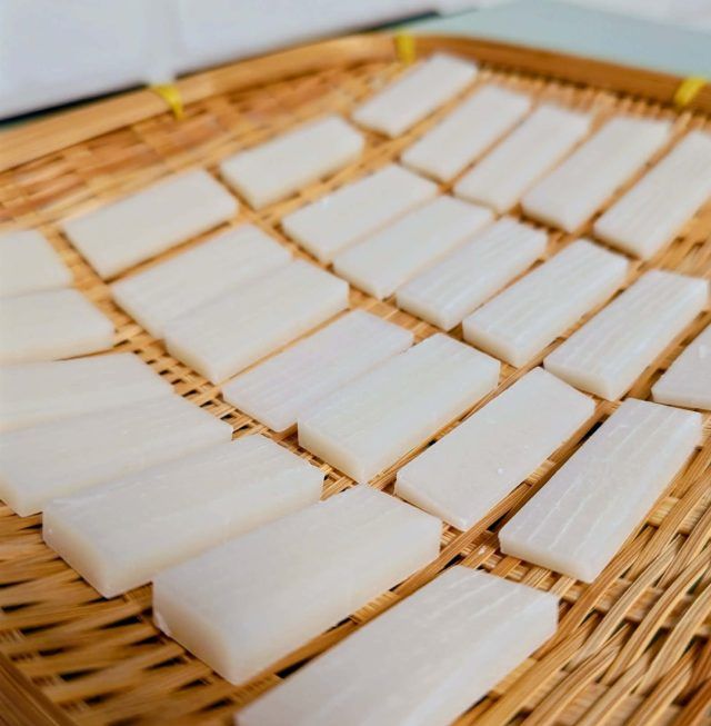 薄く切ったお餅