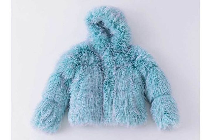 最新「ファーアイテム」17選 ファーコート・アウター編 コート￥57,200／アグ®（ディッカーズジャパン）