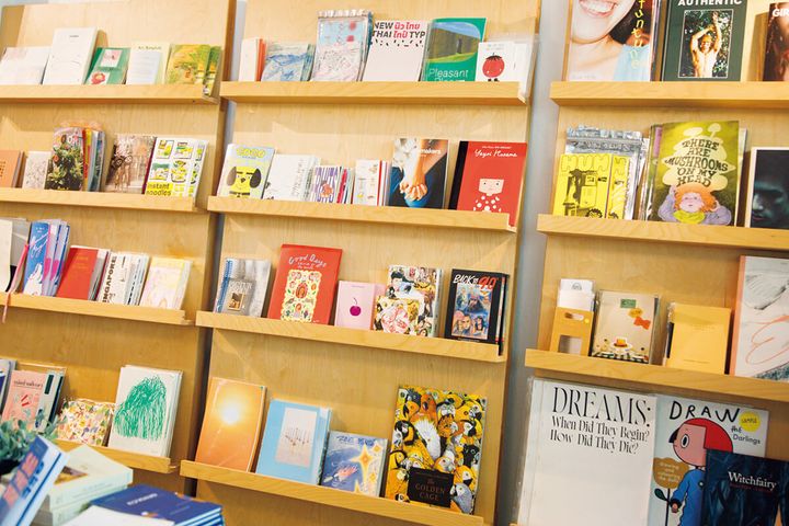 バンコク〈スペースバー・ジン・ストア〉店内