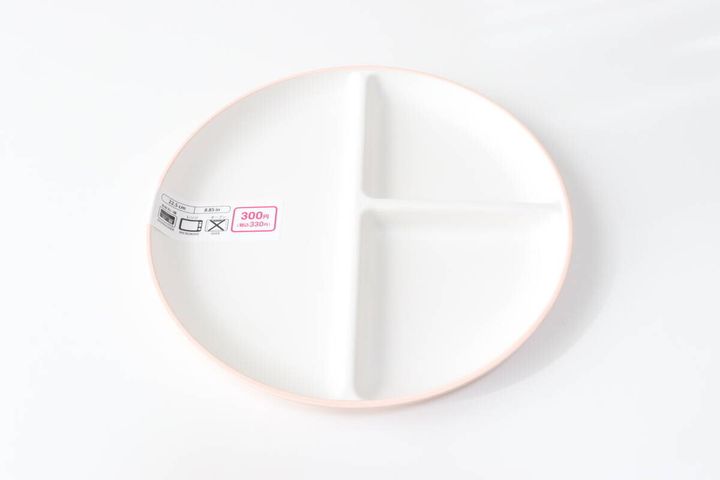 ダイソーの仕切りプレートのパッケージ