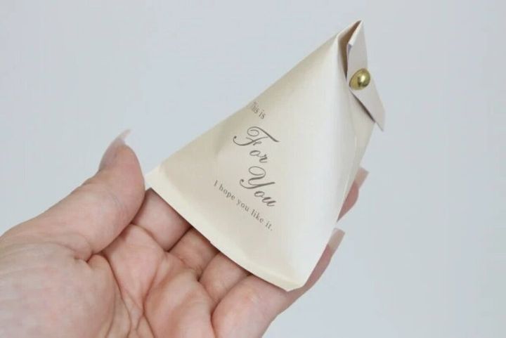 ダイソー プチギフトテトラ型（シンプルくすみカラー、8枚）