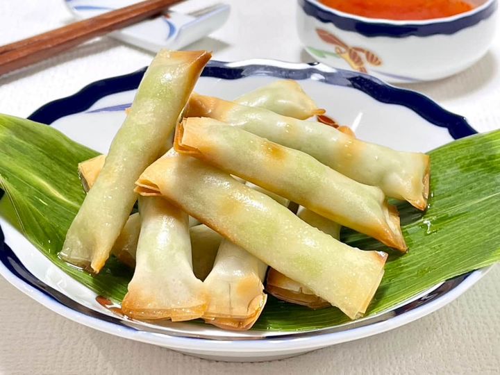 枝豆のワンタン皮巻き スイチリソース添え