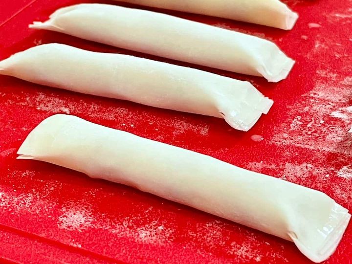 枝豆のワンタン皮巻き スイチリソース添え