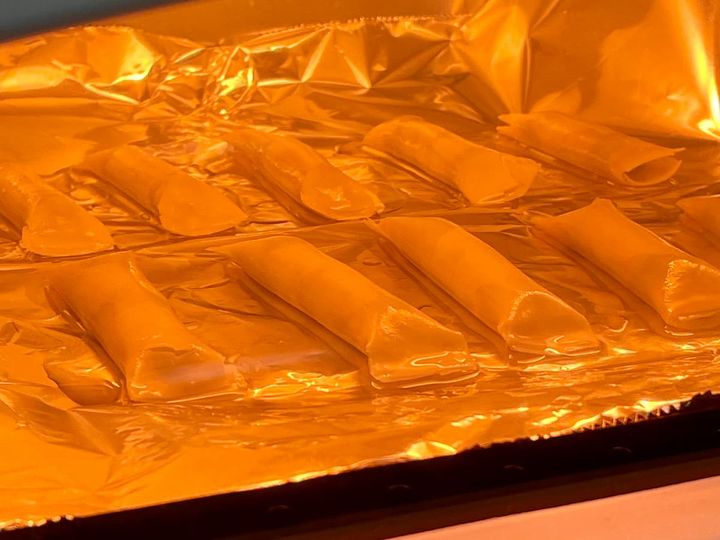 枝豆のワンタン皮巻き スイチリソース添え