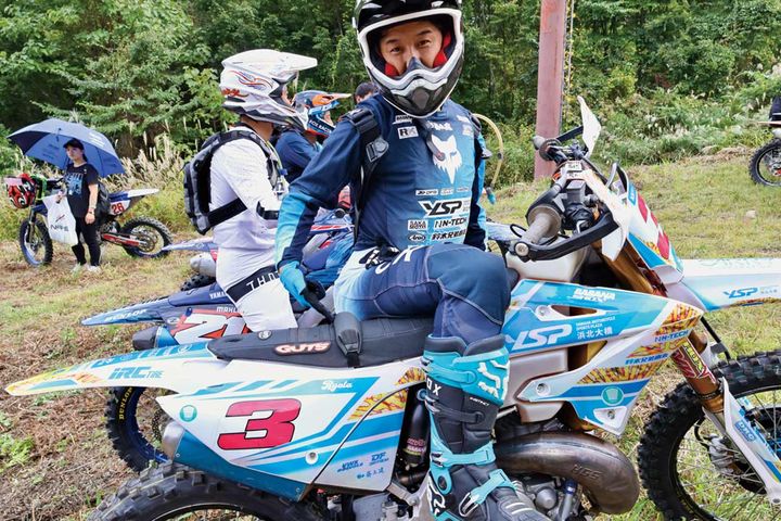 【STW｜ ほっぴーストッパー】JNCCライダー鈴木涼太が考案！位置を変更できる画期的なシートストッパー【編集スタッフが本気で試す！みんなのテスト】