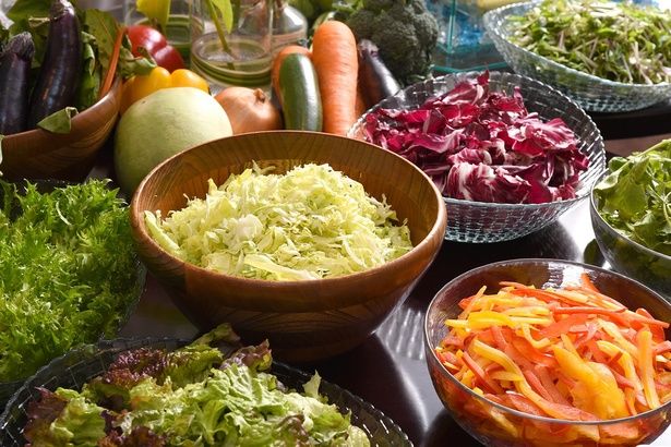 何はさておき野菜メインで考える （C）Sunrising／PIXTA