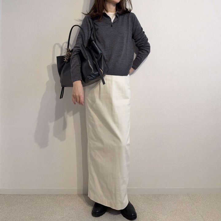 ユニクロメリノポロセーターのTシャツレイヤードコーデ