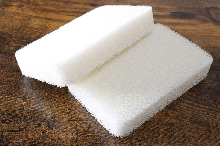 ダイソーの泡立ち水切れが良いキッチンスポンジは2個入り110円