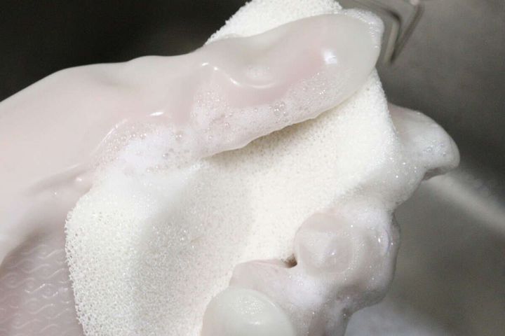 泡立ちが良いダイソーのキッチンスポンジ