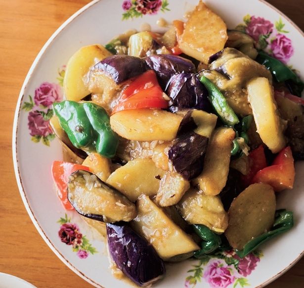 じゃがいも、なす、ピーマンのこっくり炒め (C)りん／KADOKAWA