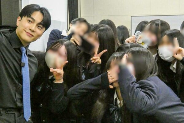 【東京都葛飾区】韓国修学旅行をもっと楽しく！K-PRO代表スンジュン氏が高校生200人に特別レッスン