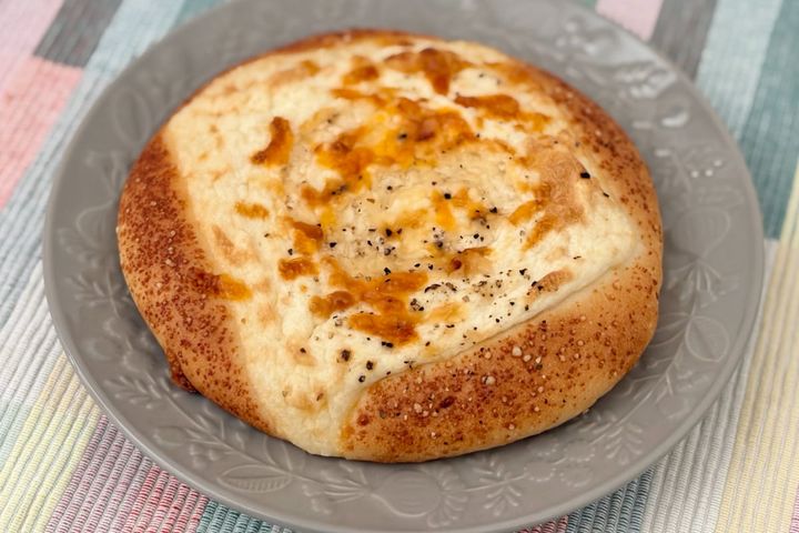 チーズとはちみつが相性抜群！【セブン】お酒にも合いそうな新作パン