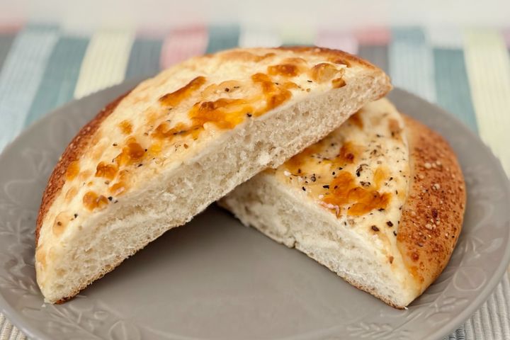 チーズとはちみつが相性抜群！【セブン】お酒にも合いそうな新作パン