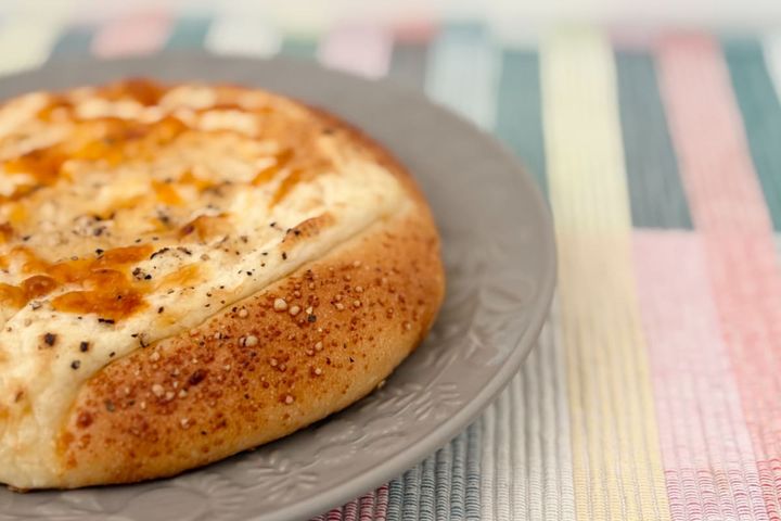 チーズとはちみつが相性抜群！【セブン】お酒にも合いそうな新作パン