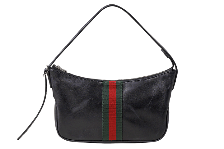 〈グッチ〉のハンドバッグ