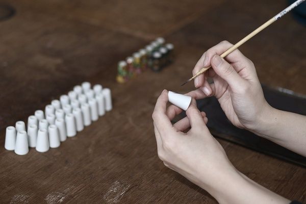 【石川県能美市】廃棄グラスを清峰堂の独自技術により九谷焼でアップサイクルした「リペアグラス」発売