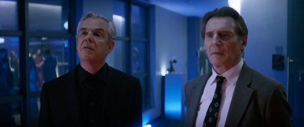 独特の捜査によりドレビン・Jr.はテック企業のCEOにたどり着く(『裸の銃を持つ男』) [c] 2026 Paramount Pictures. All Rights Reserved.