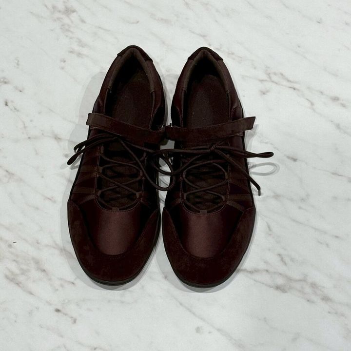 GU レースアップバレエスニーカー