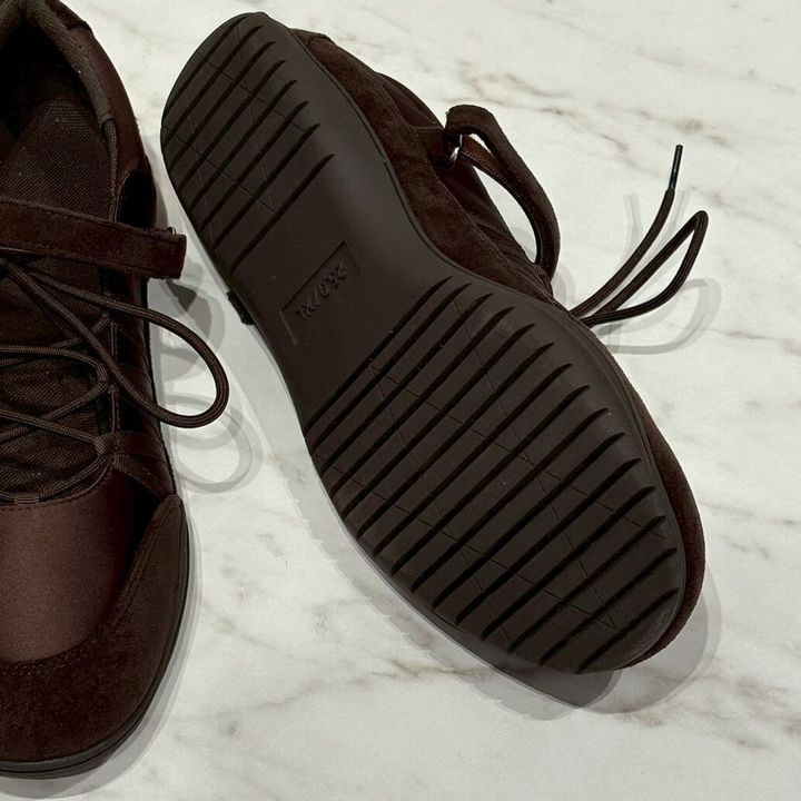 GU レースアップバレエスニーカー