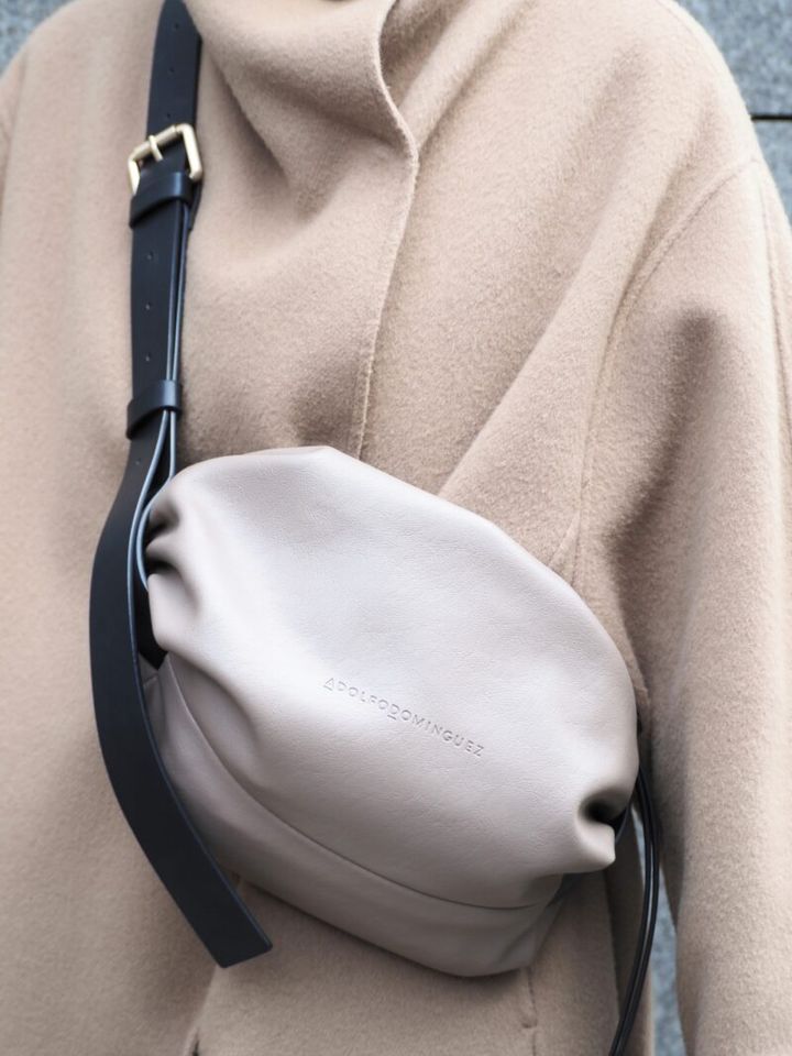 スペインブランドのショルダーバッグ