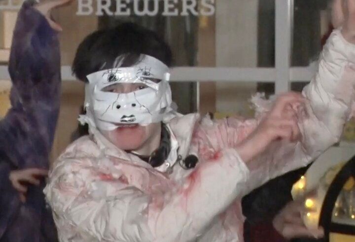 【写真・画像】ゾンビ姿の人気芸人、キレキレのダンスを披露「えぐい」「すごいって」驚きの声 1枚目