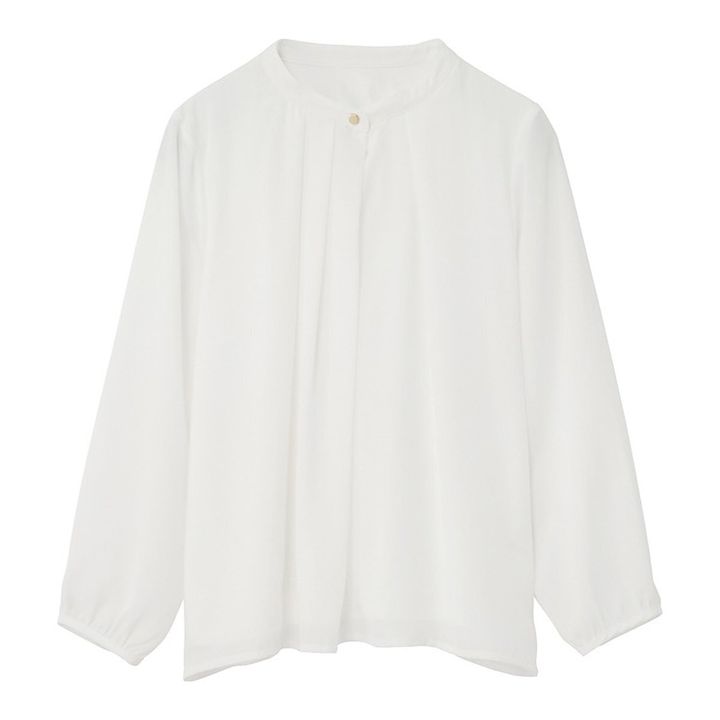 しまむらのプリーツブラウス