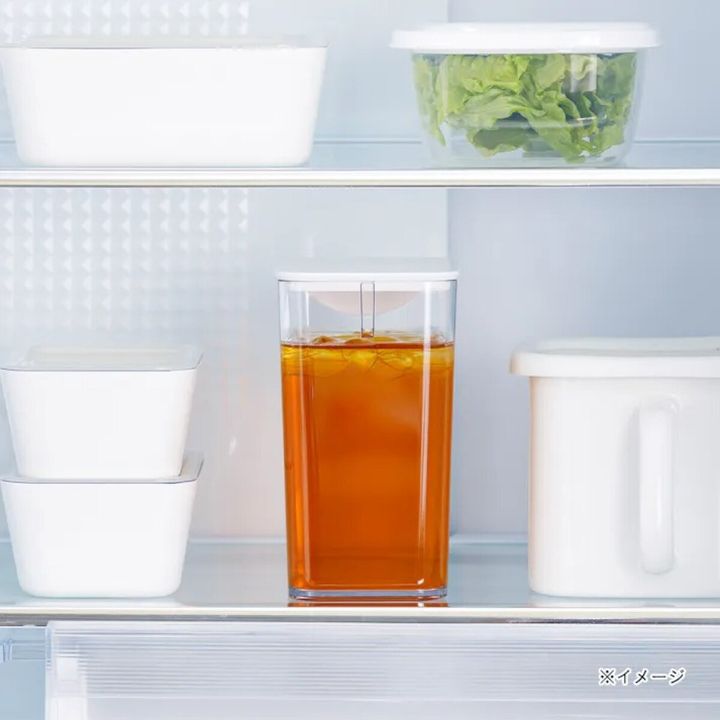 冷蔵庫棚に置けるコンパクト 冷水筒 ホワイト