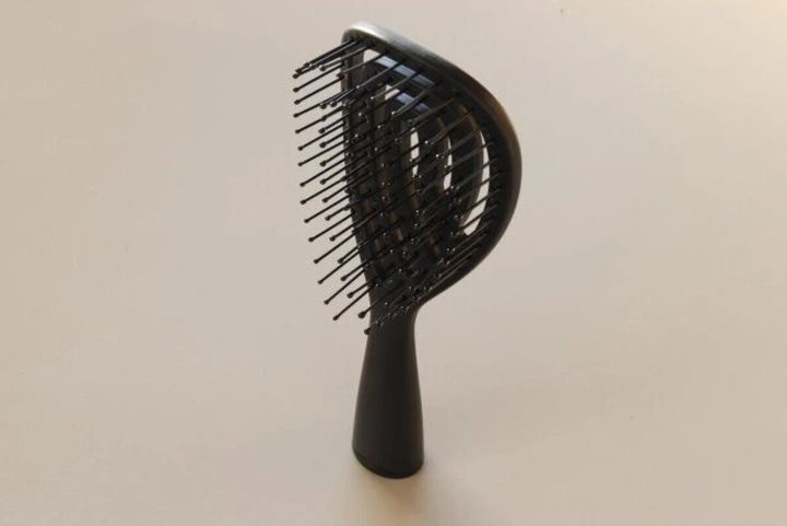 ダイソー 乾きやすいブローブラシ（16.2cm×6.1cm）