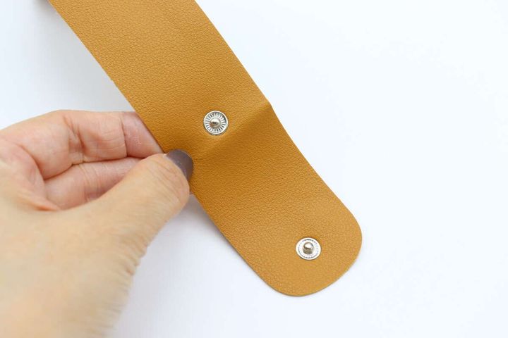 レザー風ジャケットホルダー ボタンタイプ ボタン部分