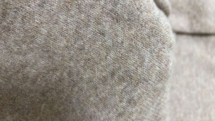 ユニクロスフレヤーンクルーネックセーター 生地感