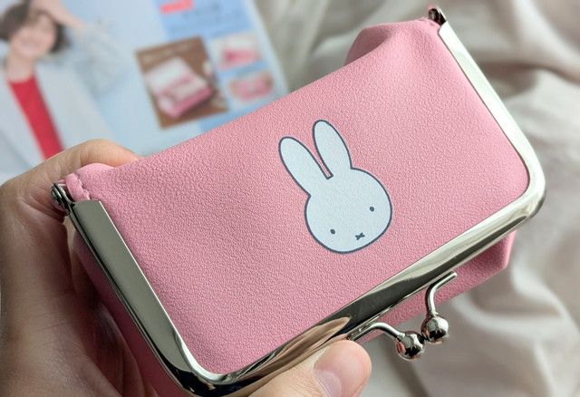 がま口タイプのコンパクトポーチ