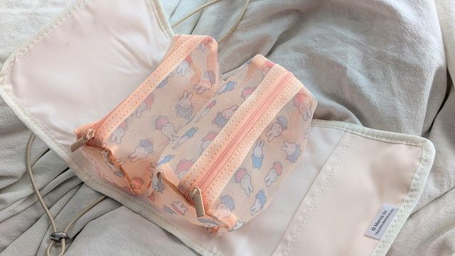 広げるとメッシュポーチが2つ