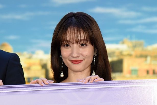 「ラブパワーキングダム2」のMCを務める谷まりあさん 撮影：ソムタム田井