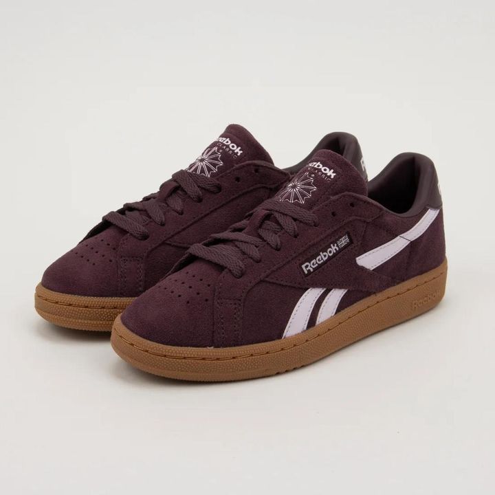 画像: クラブシー グラウンズ UK（ブラックチェリー）￥13,200／リーボック 出典：reebok.jp