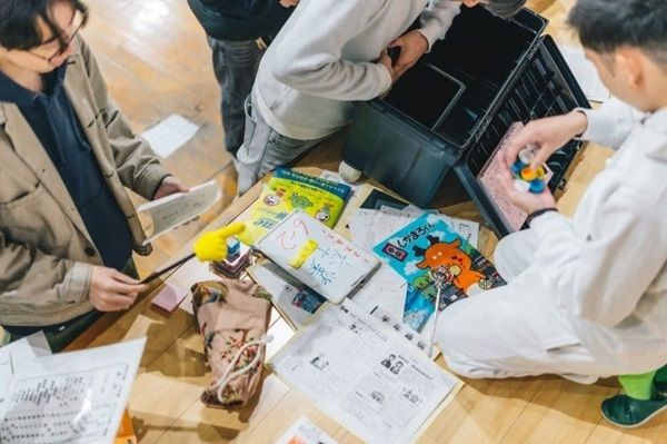 【岡山県】笠岡小学校を卒業した新成人のタイムカプセル開封を「WEB招待状ヨブナラ」が支援！