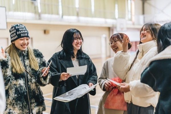 【岡山県】笠岡小学校を卒業した新成人のタイムカプセル開封を「WEB招待状ヨブナラ」が支援！