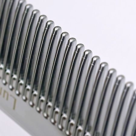 高級自動車のめっき技術をヘアケアへ。静電気を抑える「プラチナモノコーム」が発売