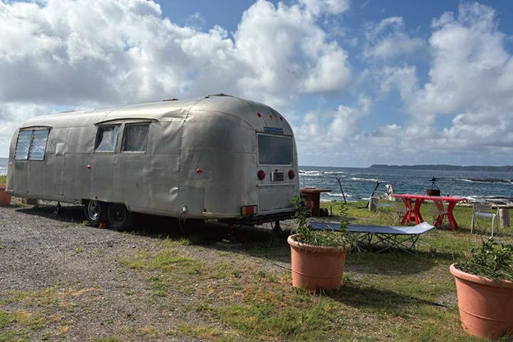 国道42号線の新名所！ガレージアトリエから生まれた巨大壁画「LOVE＆Everyday」