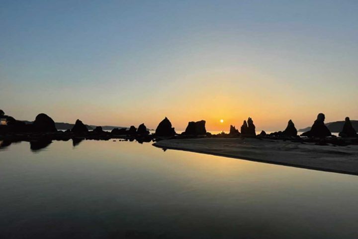 国道42号線の新名所！ガレージアトリエから生まれた巨大壁画「LOVE＆Everyday」