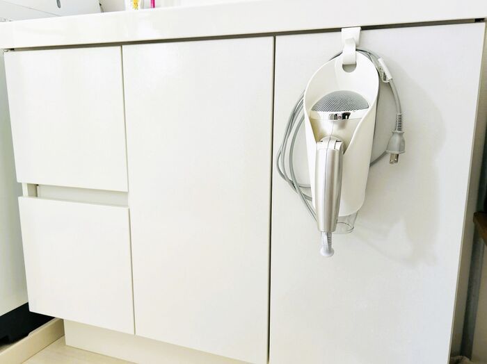 ドライヤーのコードぐるぐる巻きにしちゃダメ！やりがちだけど、実は危険。安全に収納するには？