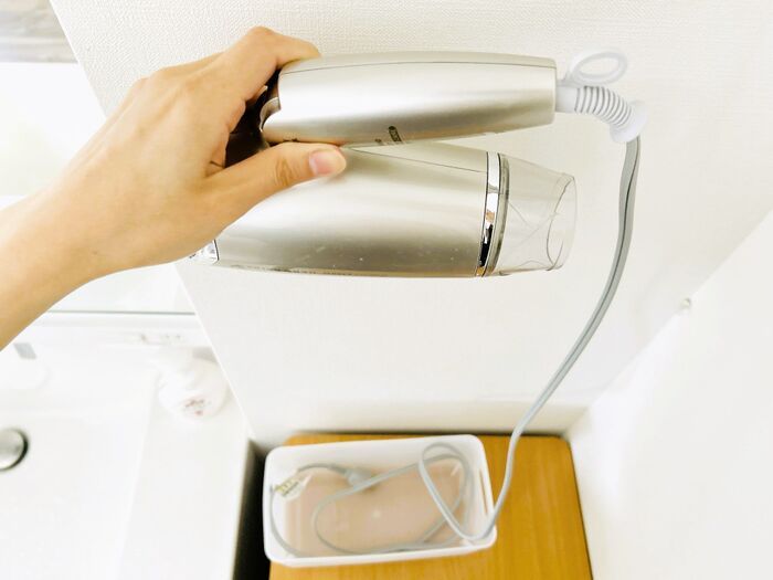 ドライヤーのコードぐるぐる巻きにしちゃダメ！やりがちだけど、実は危険。安全に収納するには？