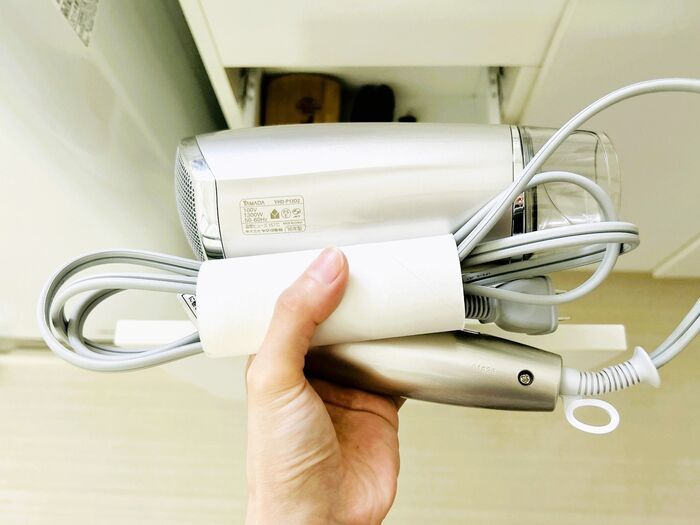 ドライヤーのコードぐるぐる巻きにしちゃダメ！やりがちだけど、実は危険。安全に収納するには？