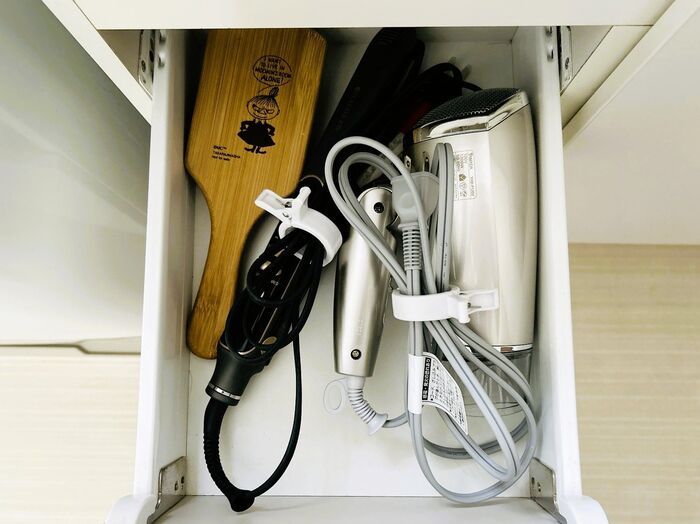 ドライヤーのコードぐるぐる巻きにしちゃダメ！やりがちだけど、実は危険。安全に収納するには？