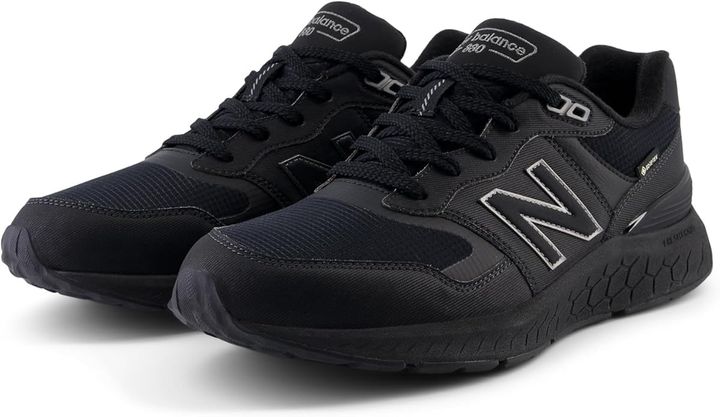 雨や雪の日もおしゃれ！機能美を纏う《ゴアテックス》スニーカー 「悪天候でも気にならない」「疲れない」